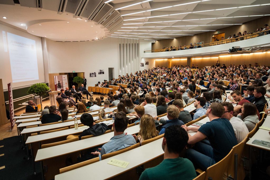 Uni Passau: Audimax Hörsaal 10